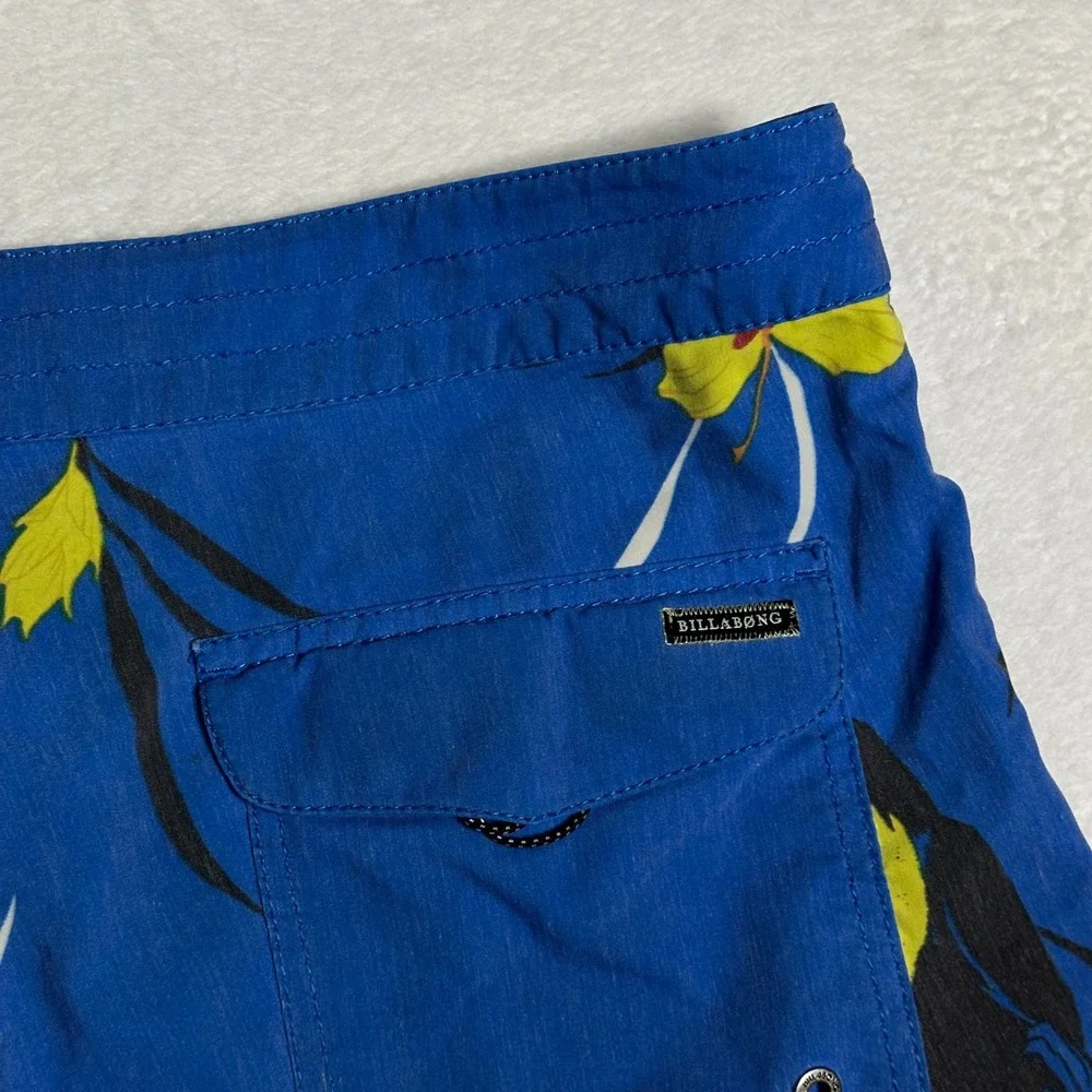 Billabong Platinum X Recycler Mens Board Shorts Blue Toucan Floral Tropical 34